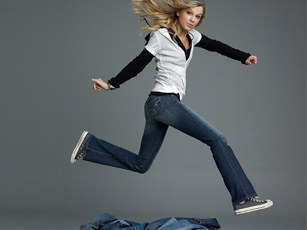16P Taylor Swift Cute little ass