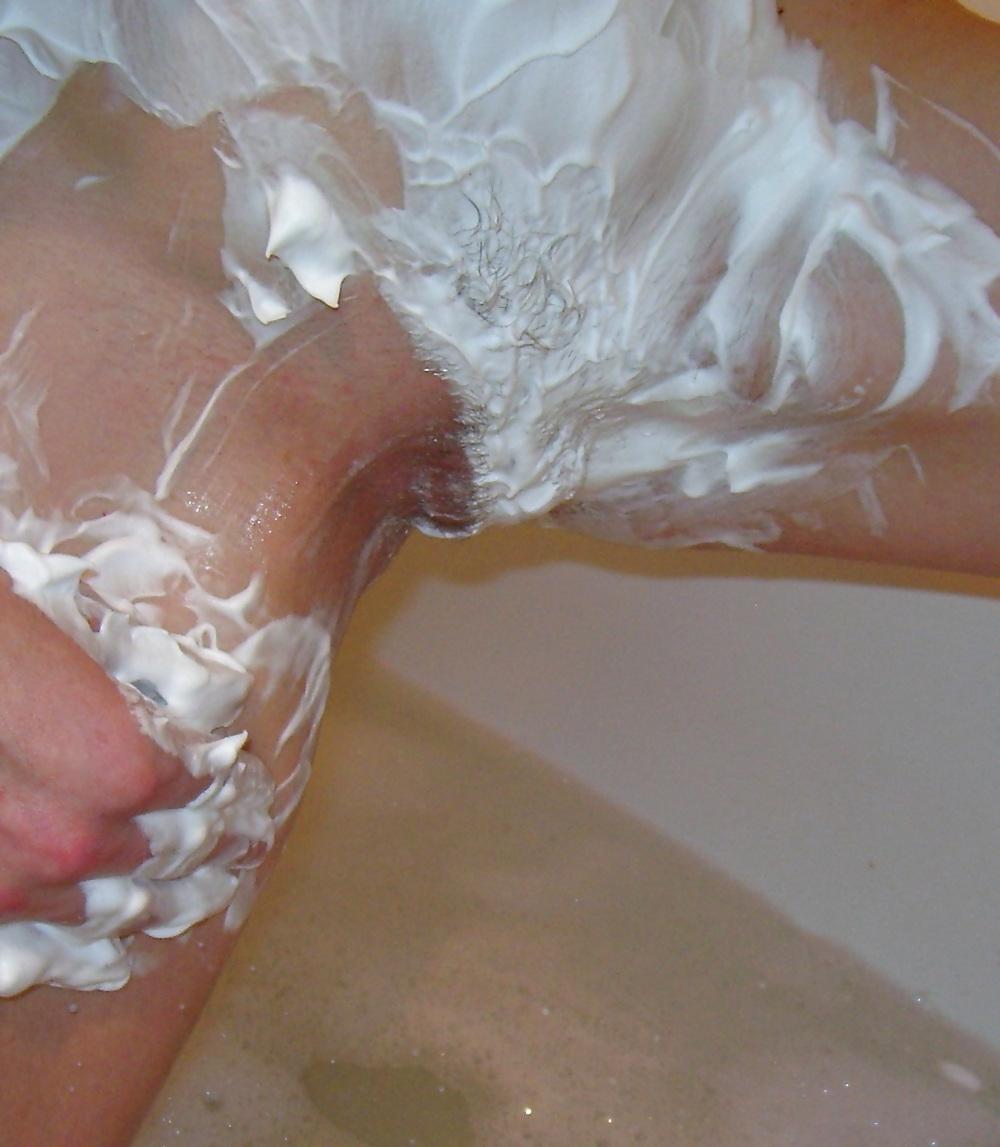 25P My cute little wife shaving her cute little pussy