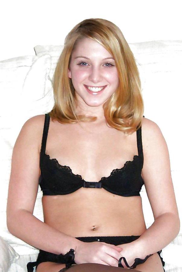25P Cute Blonde Teen Posing 
