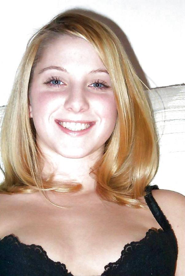 25P Cute Blonde Teen Posing 