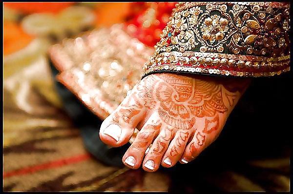 25P Beitrag2 indische Füße, Hände, lackierte Nägel, Henna-Tattoo