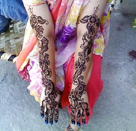 25P Beitrag2 indische Füße, Hände, lackierte Nägel, Henna-Tattoo