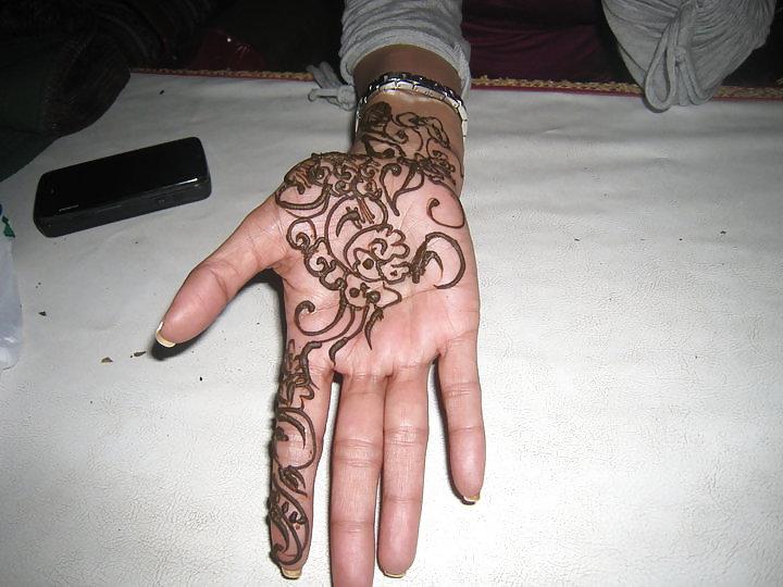 25P Beitrag2 indische Füße, Hände, lackierte Nägel, Henna-Tattoo