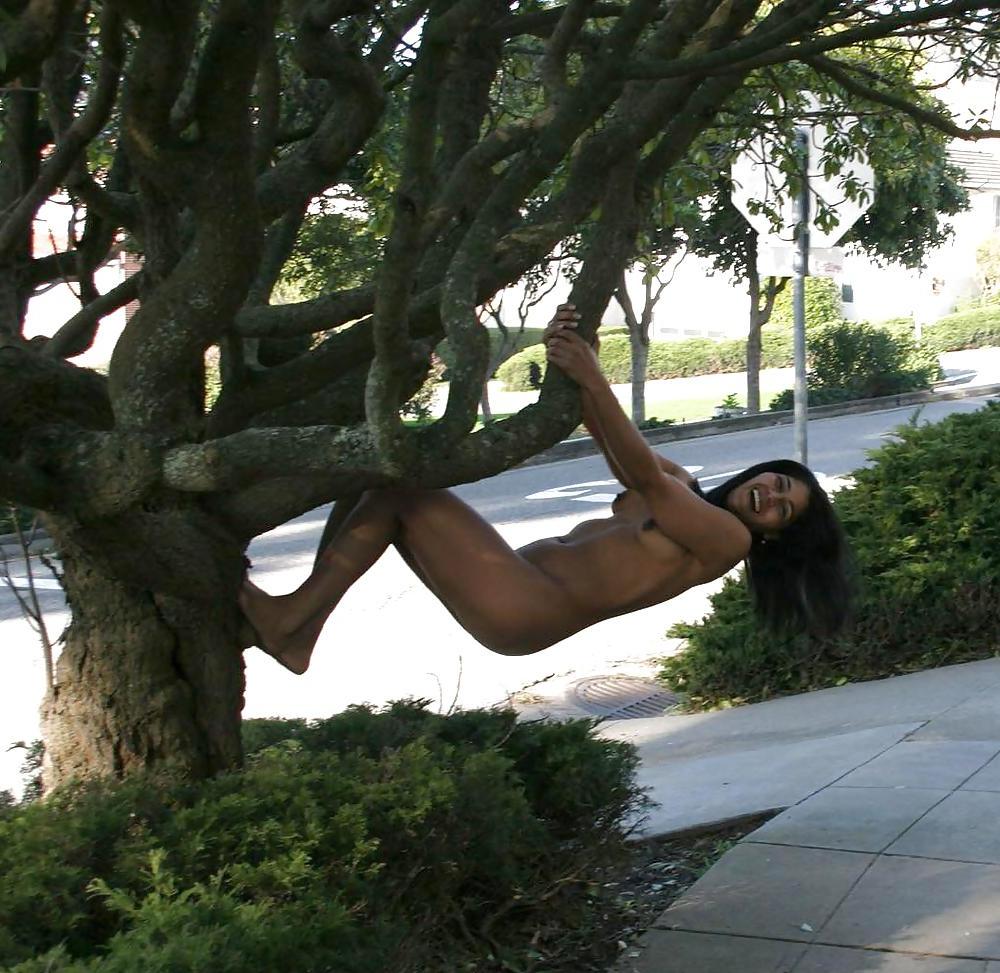 12P Dominica Nude in Public