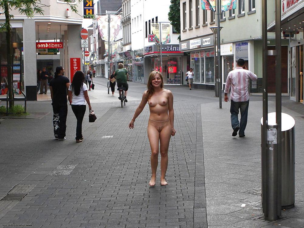25P Nackt in der Öffentlichkeit 3