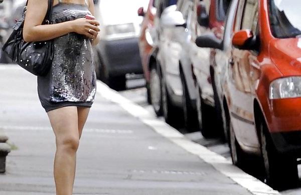 17P Les putains de Paris - Paris (France) female hookers