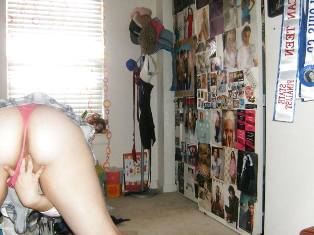 25P Chubby teen girl playing with dick and dildo