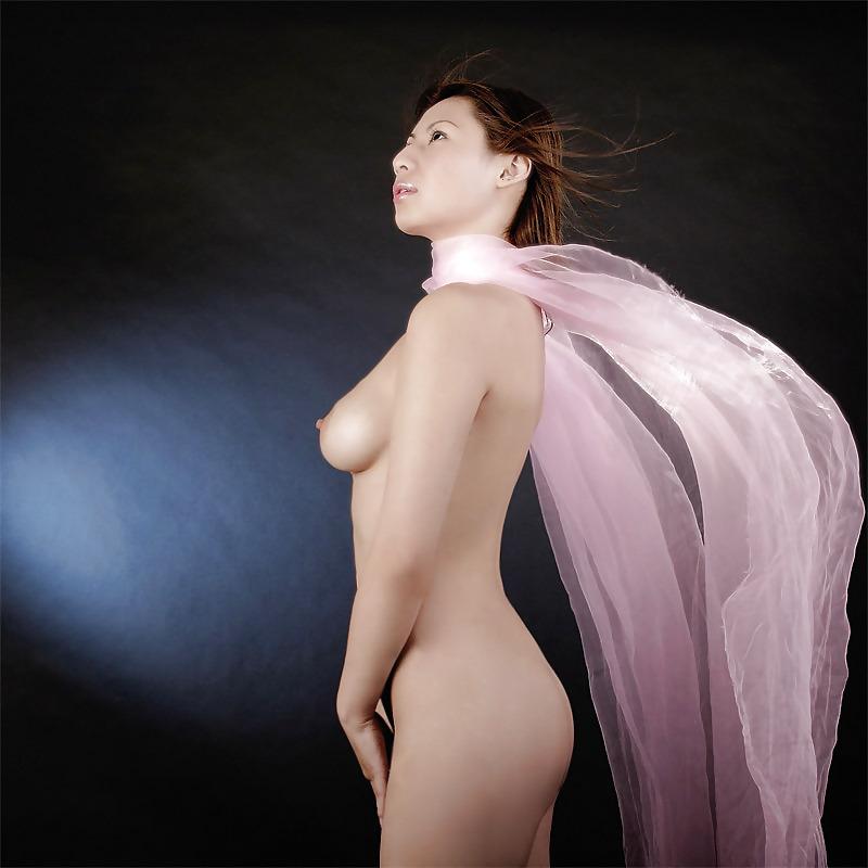 21P The Beauty of Female Art