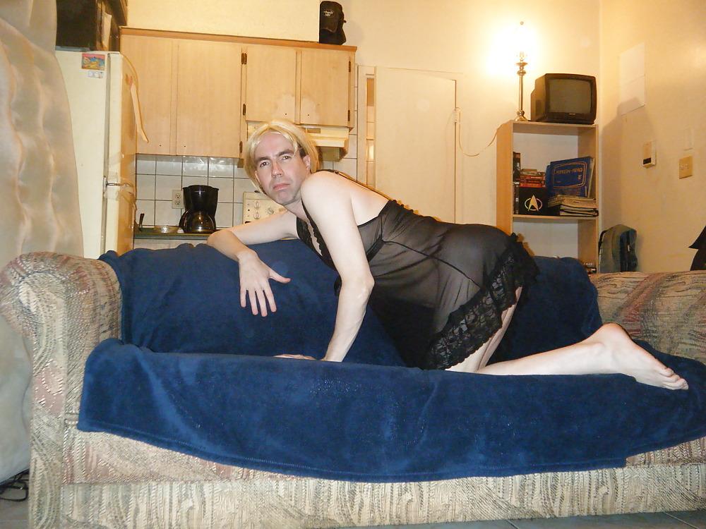 20P Tranny-Schlampe zieht sich aus