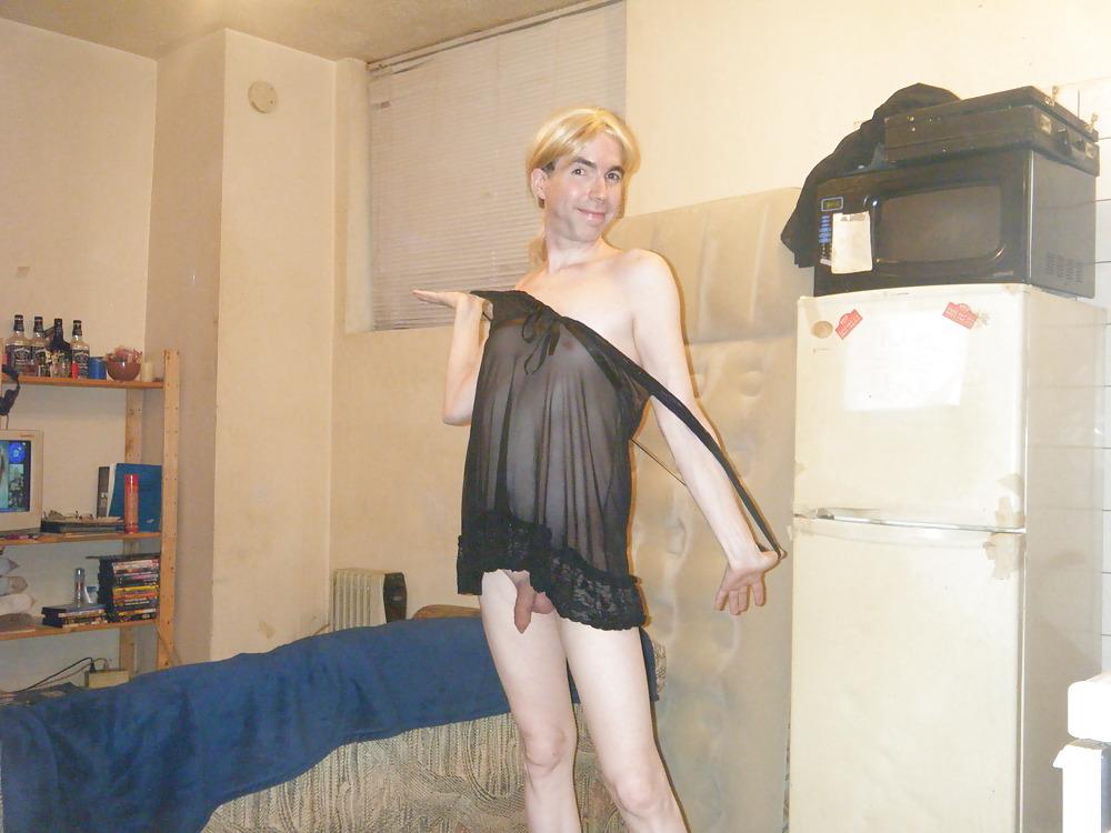 20P Tranny-Schlampe zieht sich aus