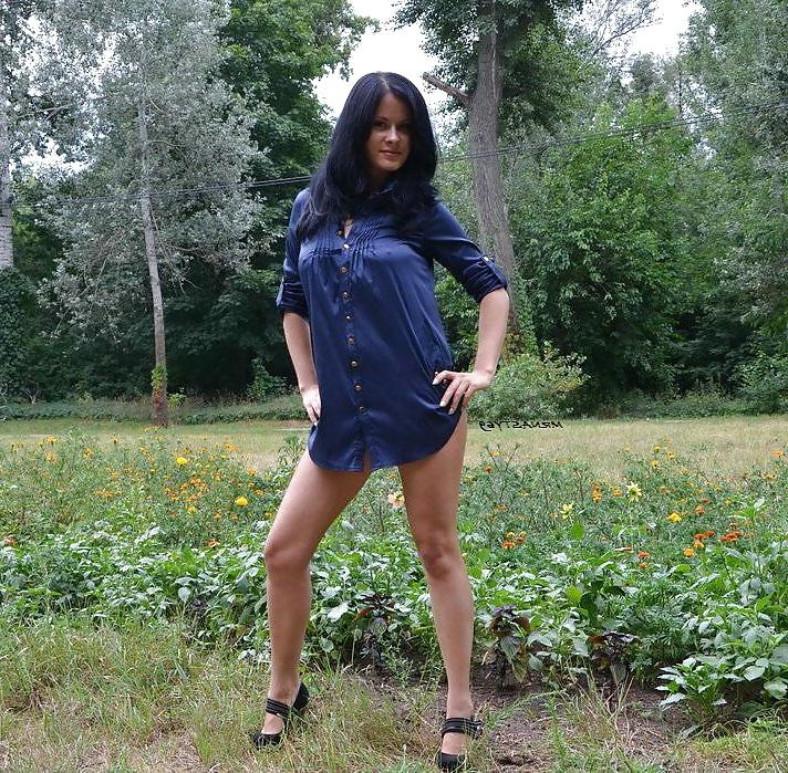 14P Hot Wife Flashing In Public