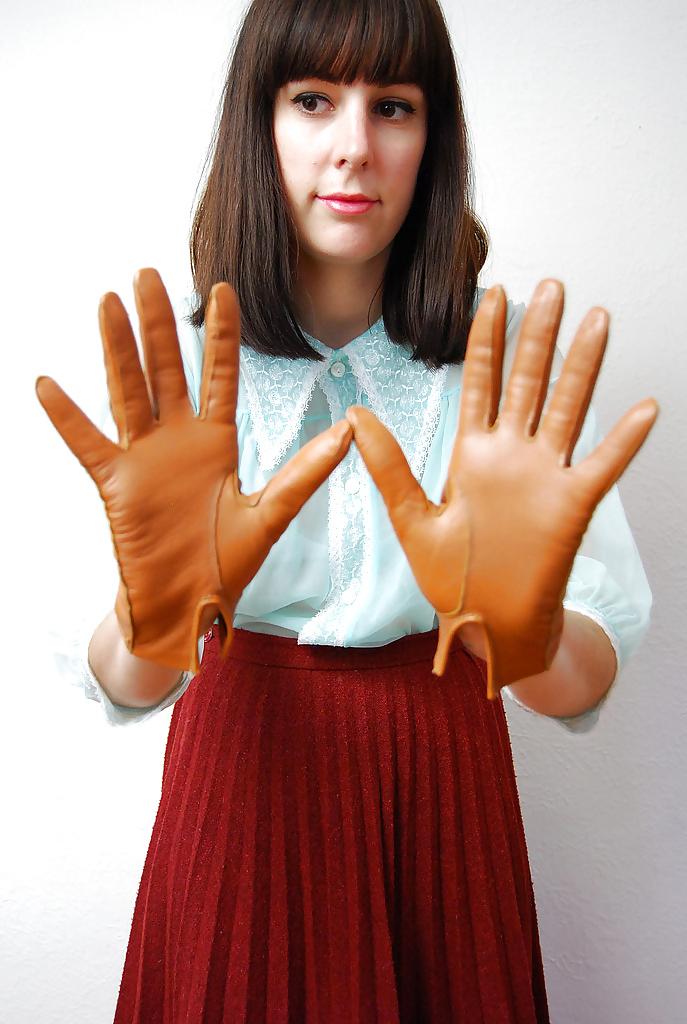 25P Leather gloves fetish
