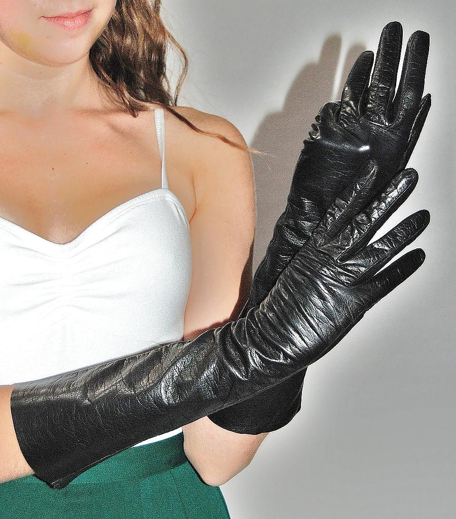 25P Leather gloves fetish