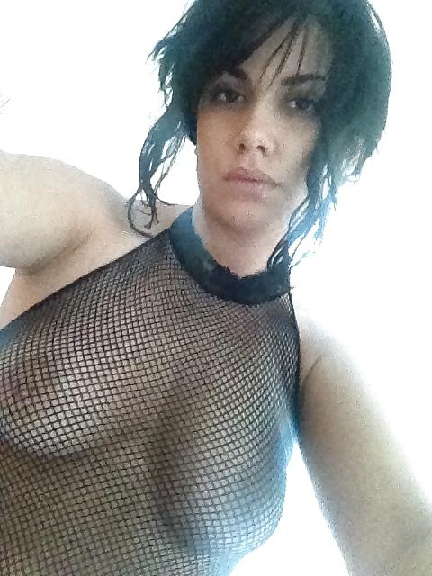 10P Very nasty young girl, huge pussy!