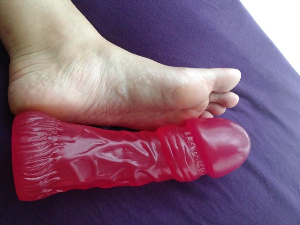 10P Very nasty young girl, huge pussy!