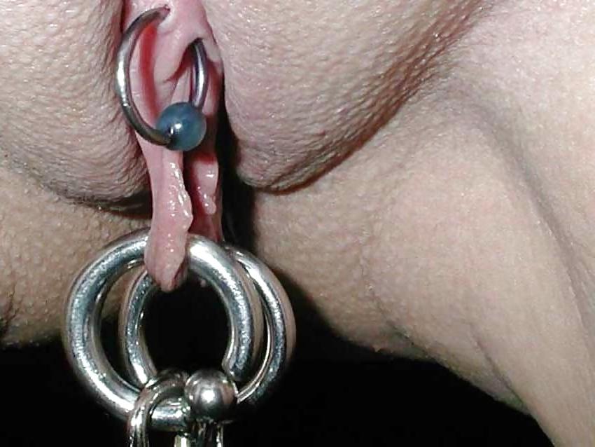 13P Bizarre Pussy Pics