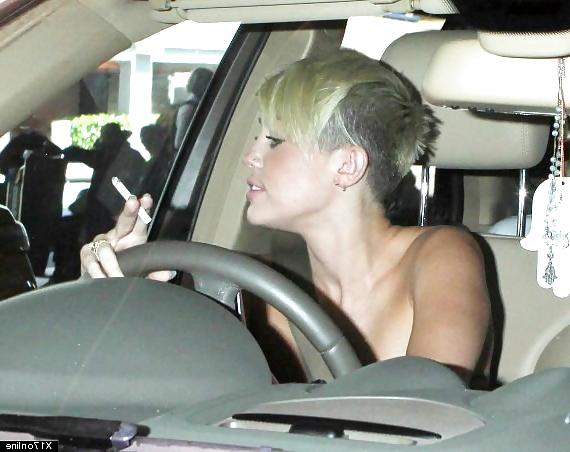 25P Female Celebrities Smoking