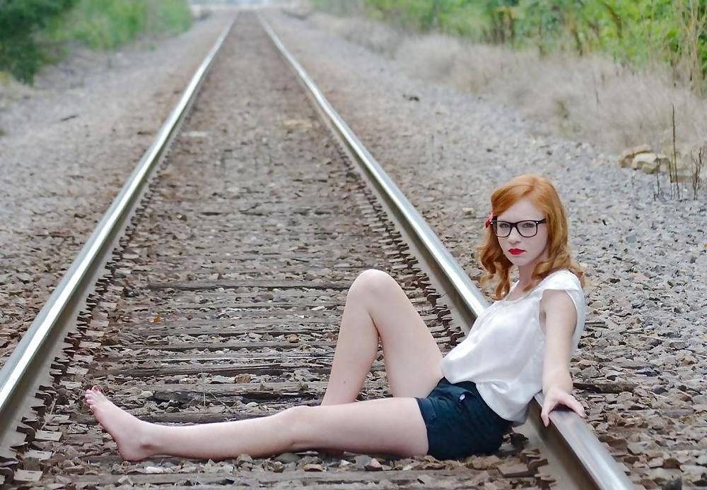 17P Teen legs and feet (non-nude)