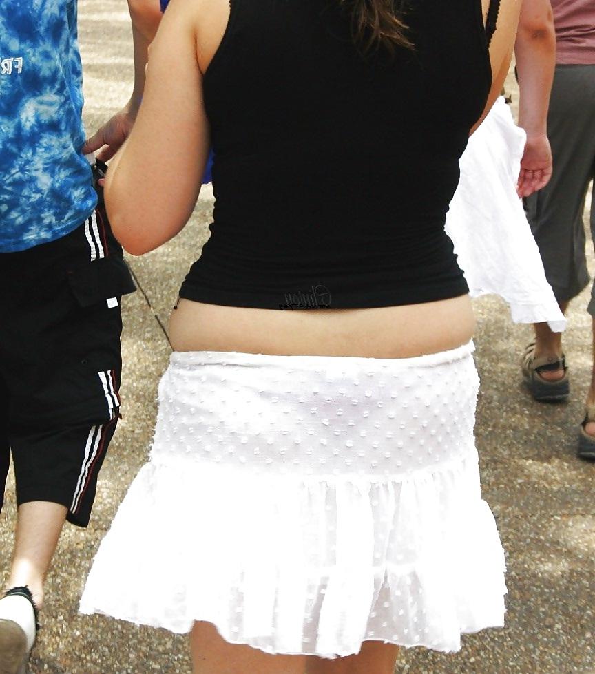 25P Real Candid Girls With VPL