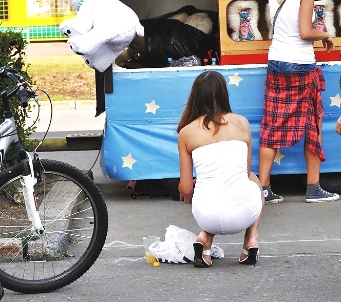 25P Real Candid Girls With VPL