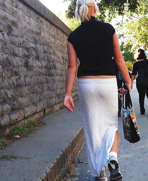 25P Real Candid Girls With VPL