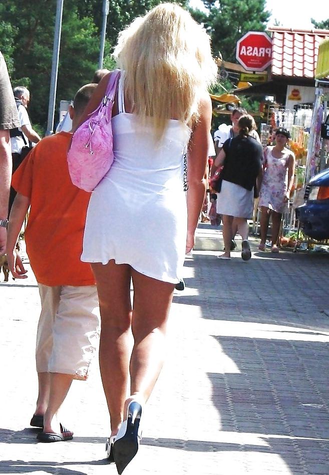 25P Real Candid Girls With VPL