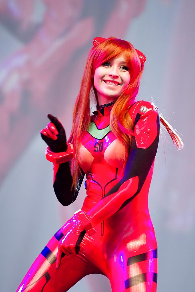 20P Tight cosplay bitch