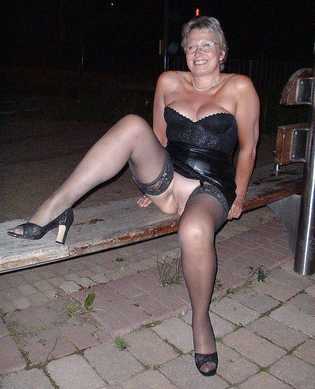 17P Hot Ladies In Glasses 12