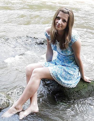 25P Cute feet