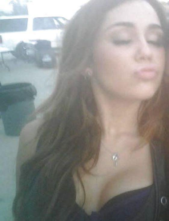 23P Miley Cyrus - Bitch in Heat
