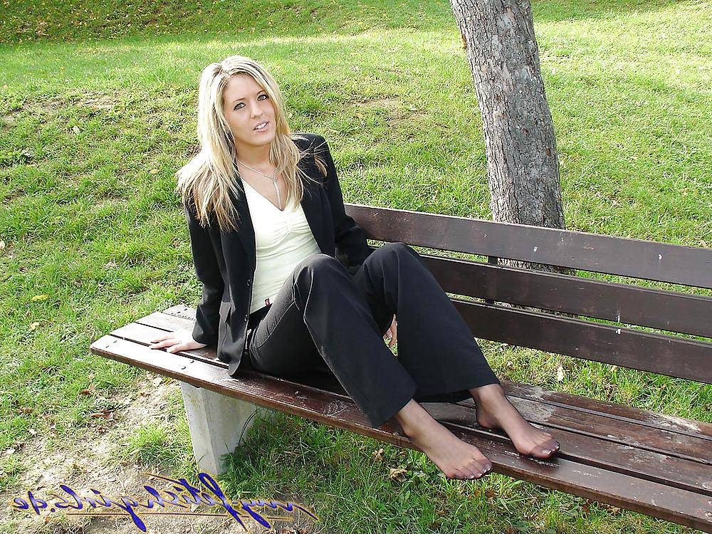 23P Nylon Feet