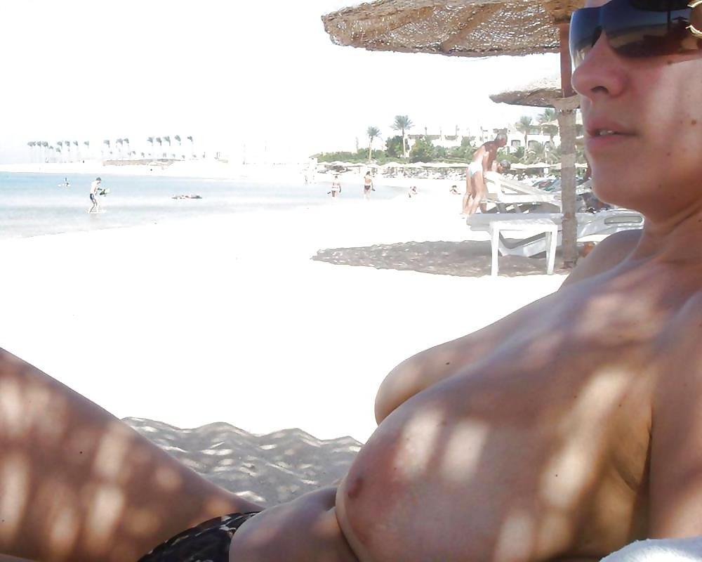 4P Last summer Mom topless