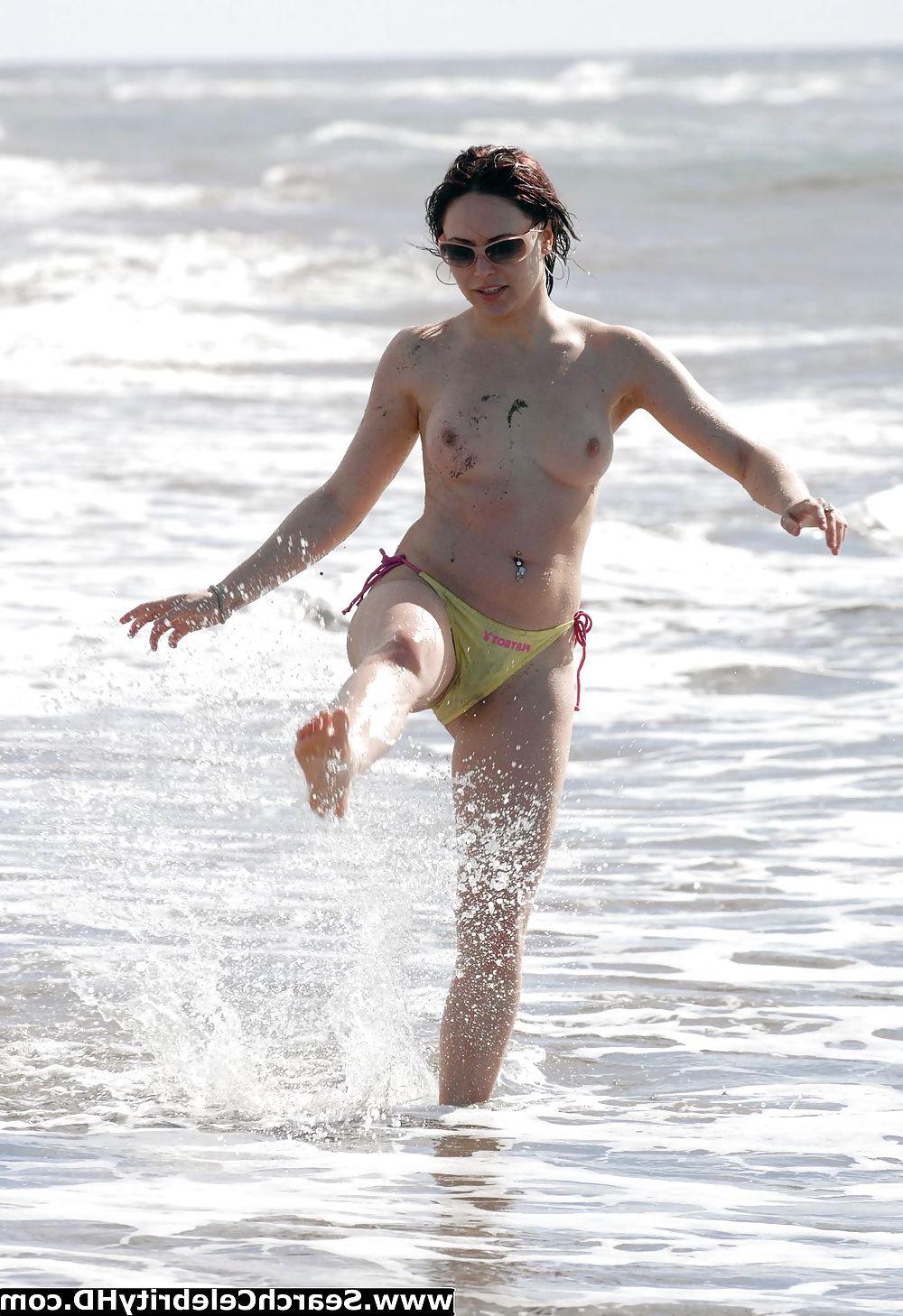 9P Sam Heuston topless - Gran Canaria