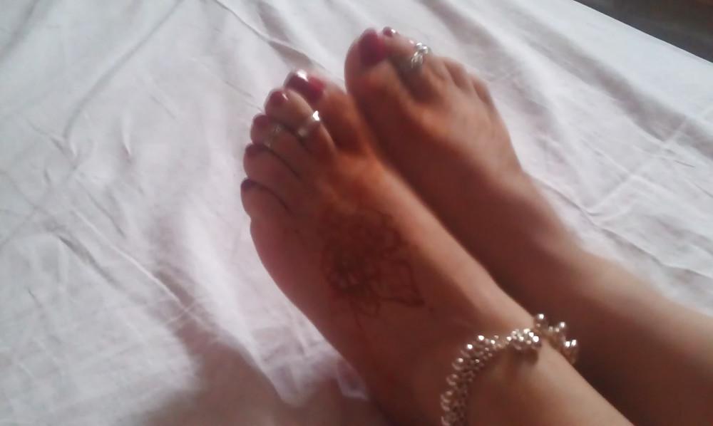 5P Indian wife feet for valenties