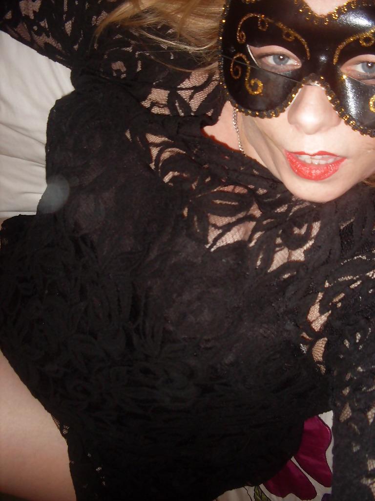 6P I need a real cock to play with...any offers?