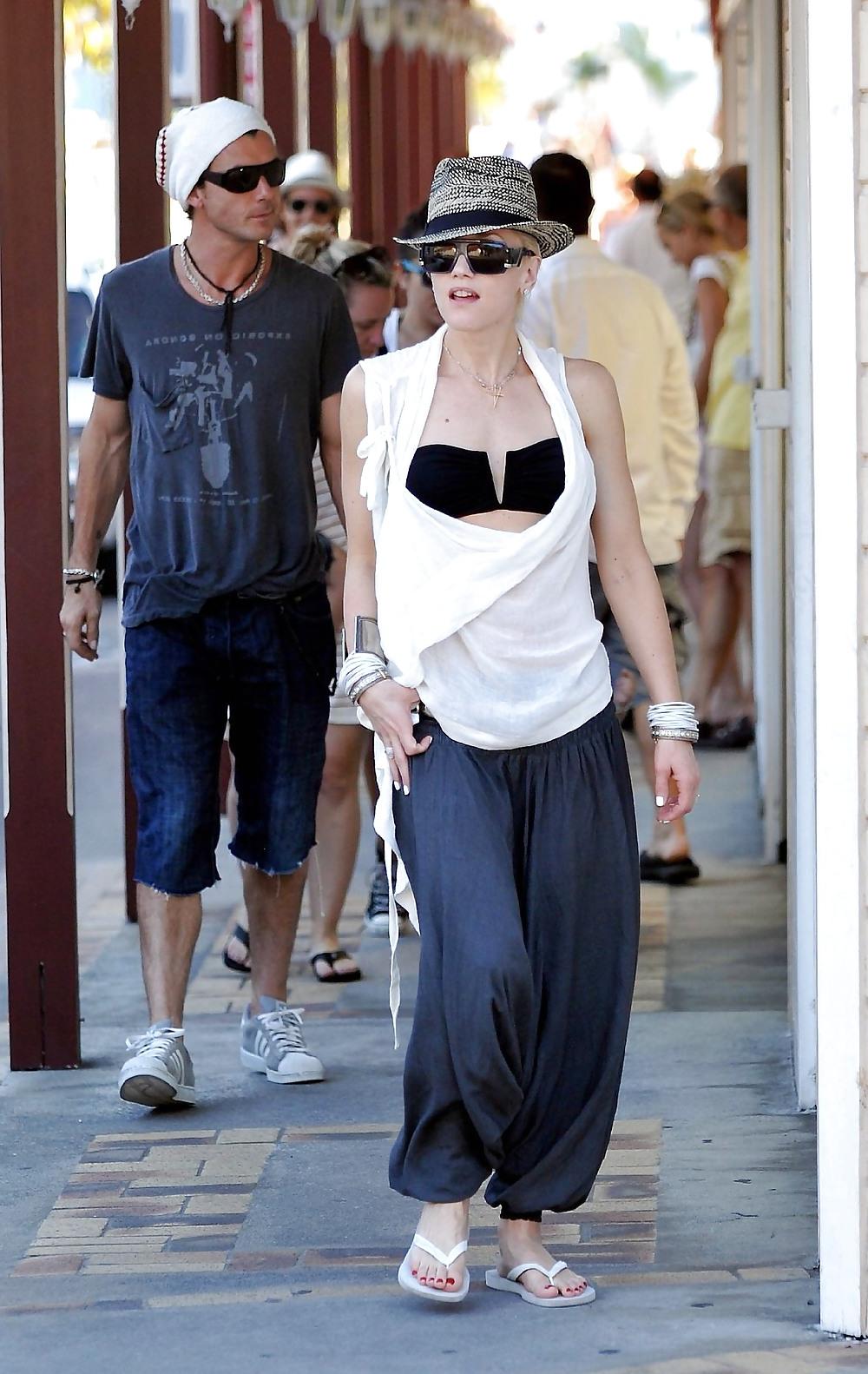 25P Gwen Stefani Feet