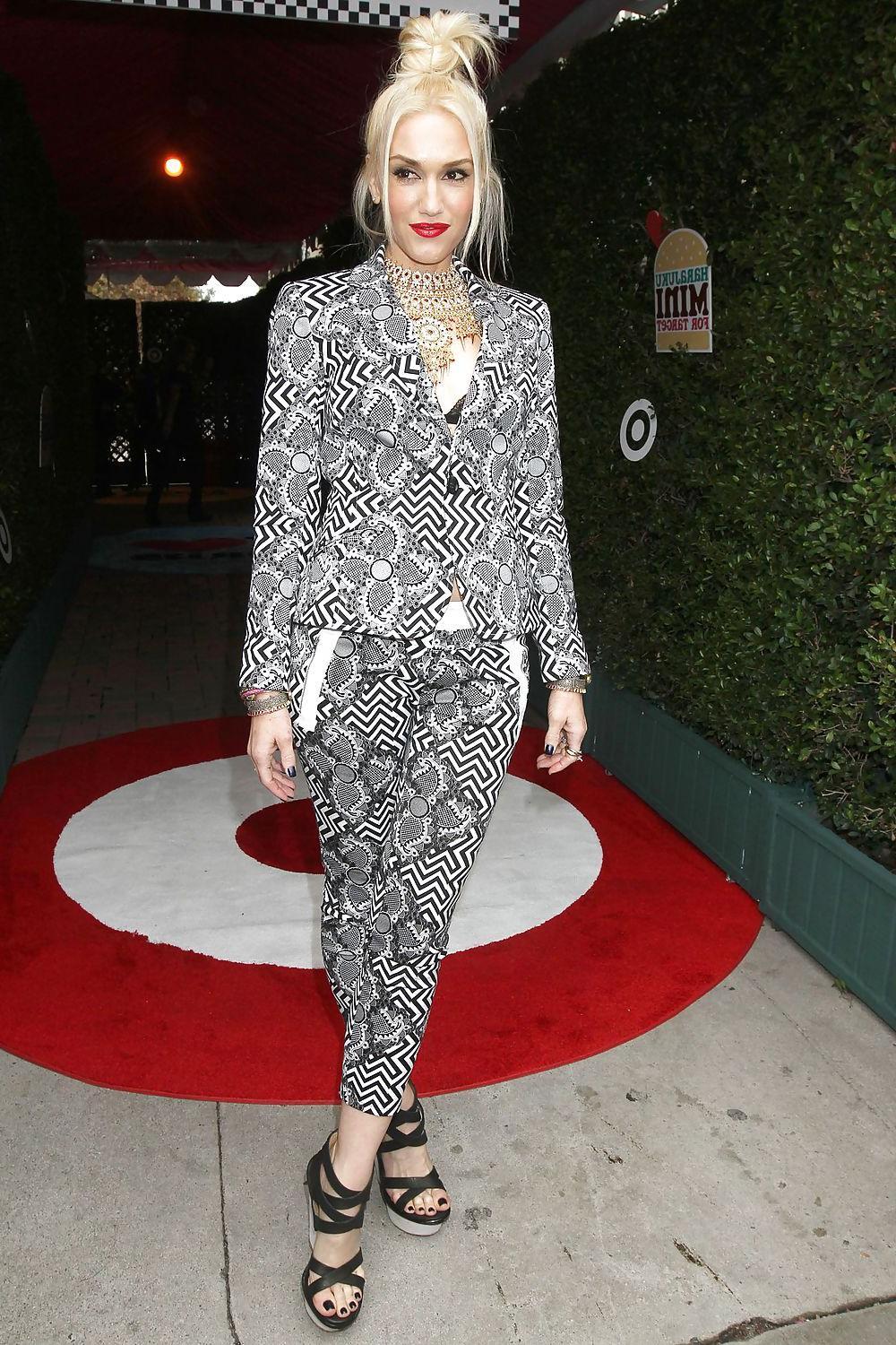 25P Gwen Stefani Feet