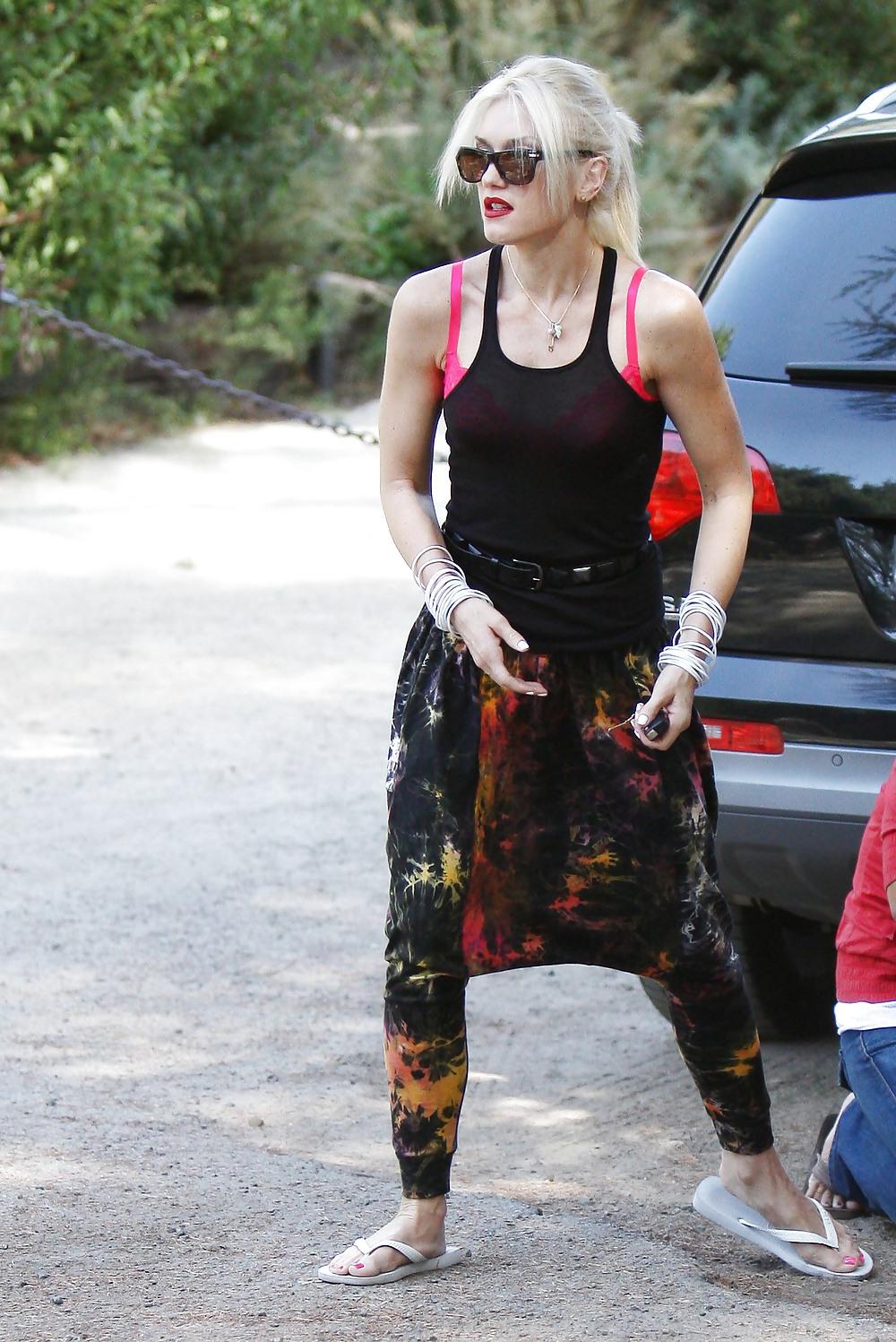 25P Gwen Stefani Feet