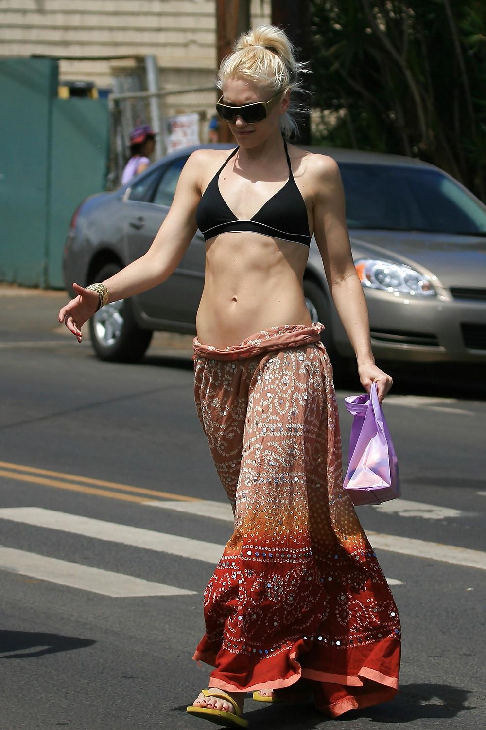 25P Gwen Stefani Feet