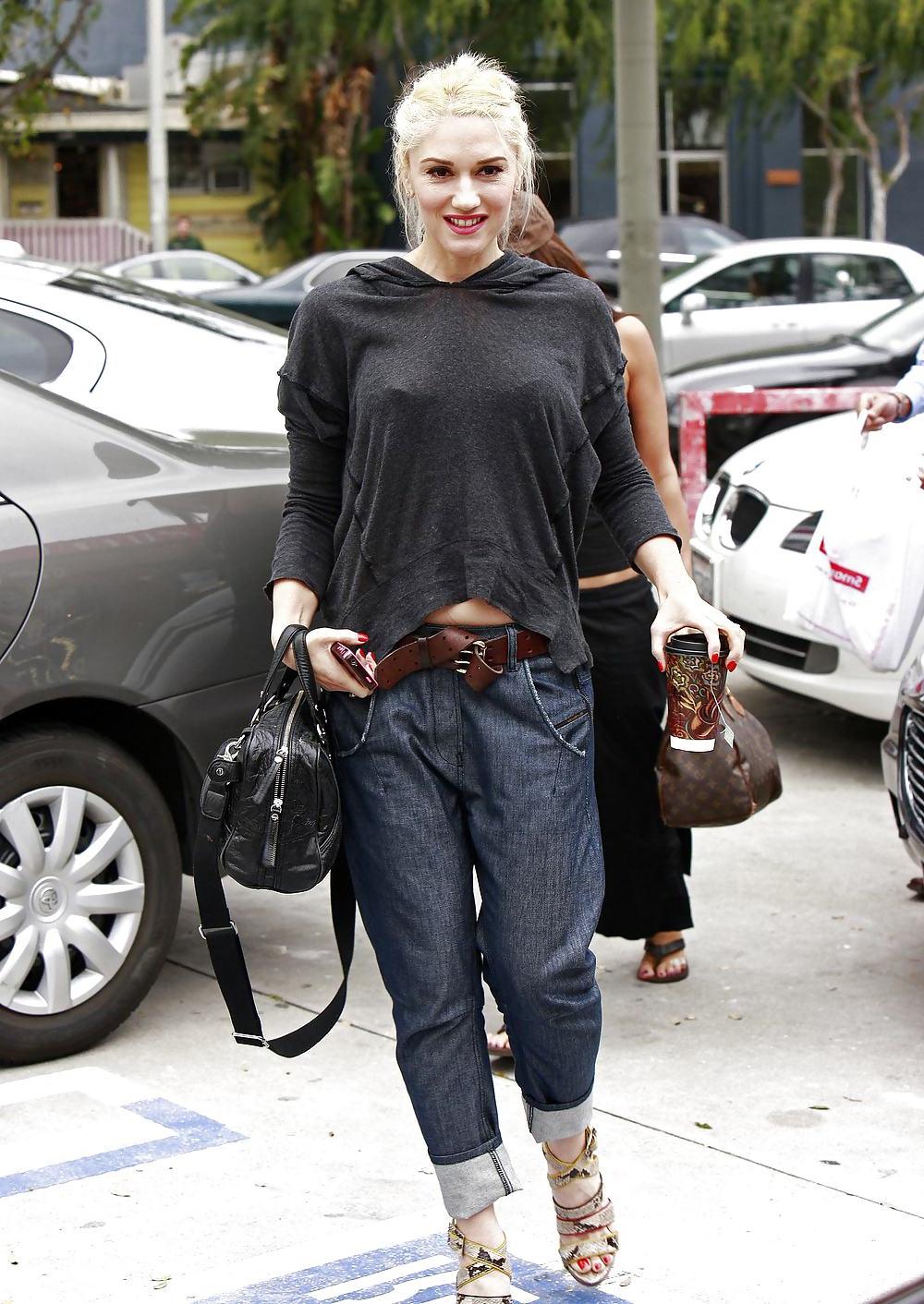25P Gwen Stefani Feet
