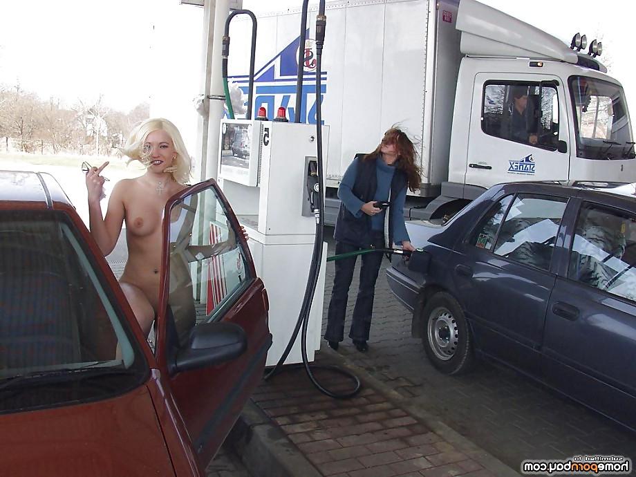 25P Blonde nude in public