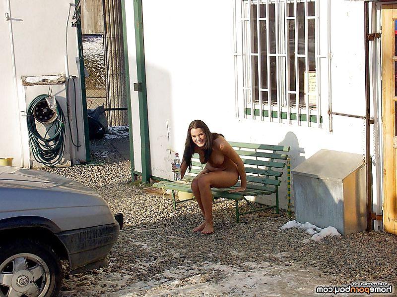 25P Blonde nude in public