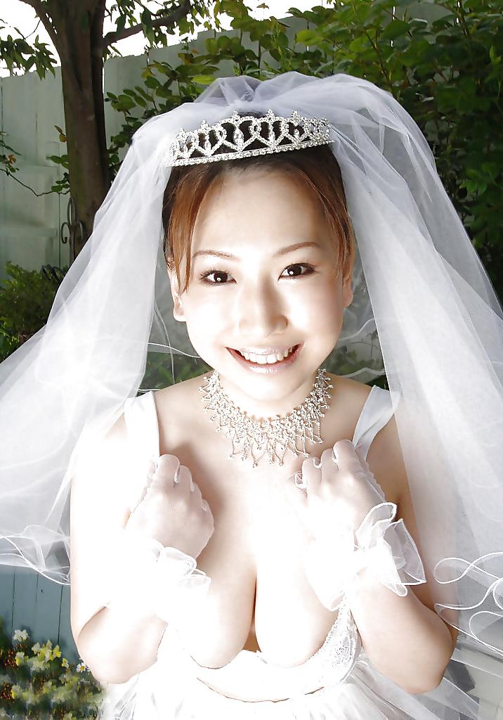 14P Japanese Hairy Bride