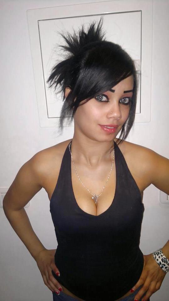 23P Tunisian Girl (mature and teen bitch)