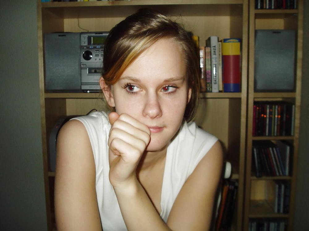 25P Cute Swedish Chick