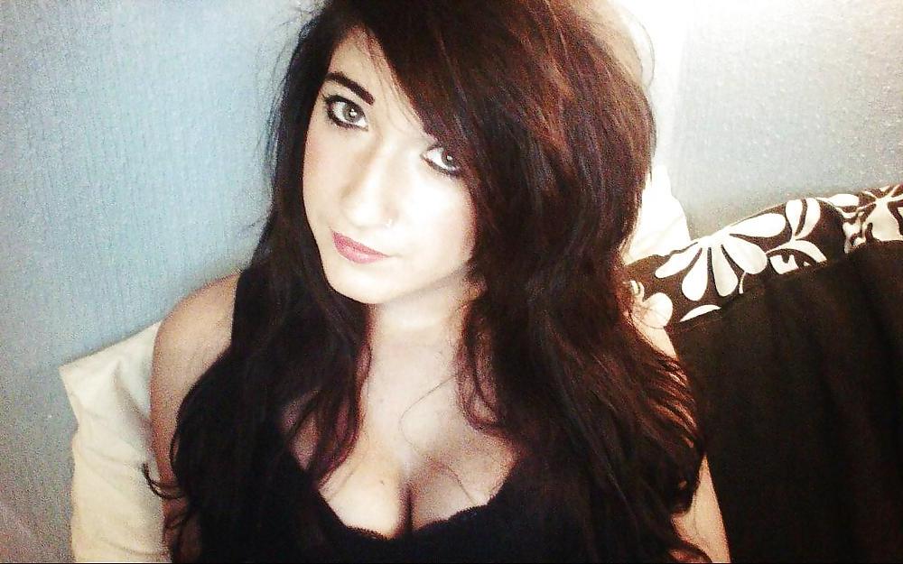 25P Facebook Whore Slag Bitch to Degrade Majorly