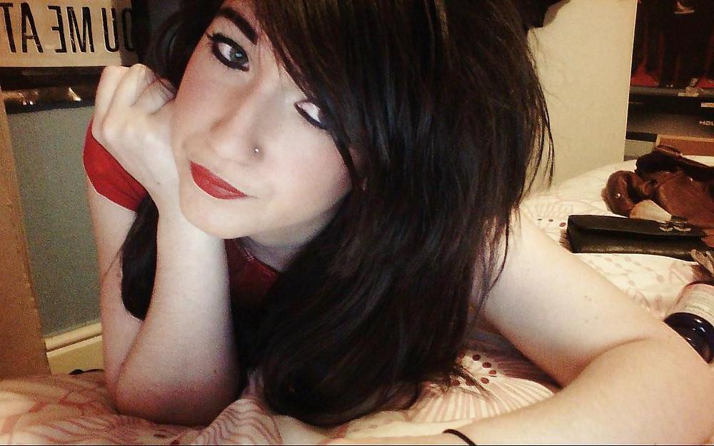 25P Facebook Whore Slag Bitch to Degrade Majorly