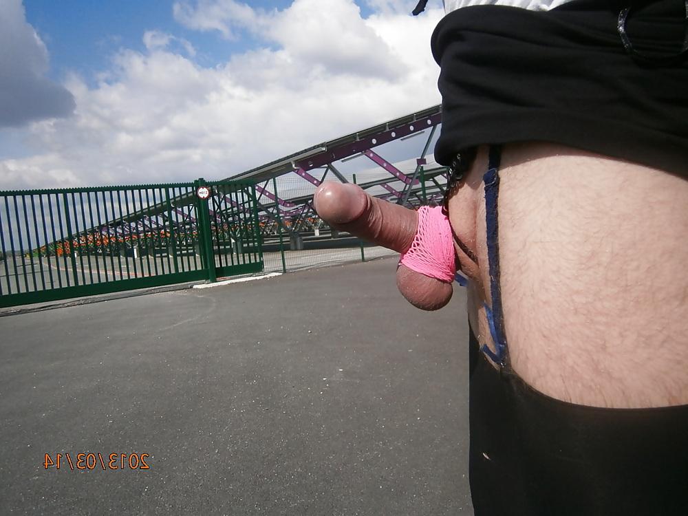 14P Exhib in public outdooer flashing cock 