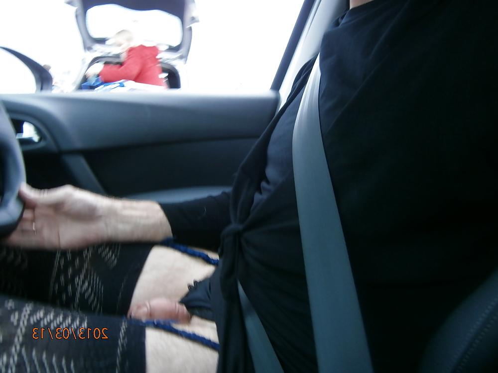 14P Exhib in public outdooer flashing cock 