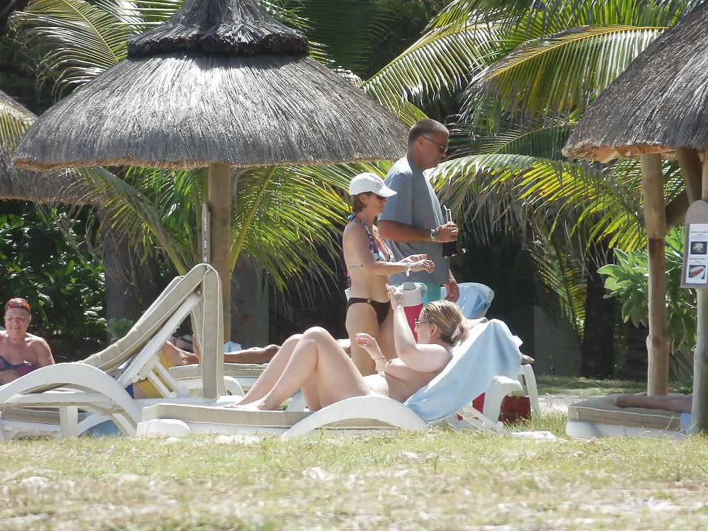 14P Chunky Blond - Topless in Mauritius